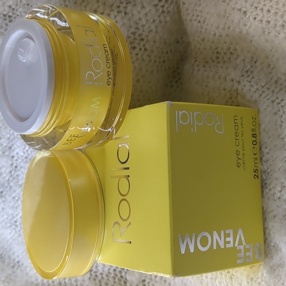 Rodial Anti-Ageing Bee Venom Eye Cream, 25ml/0.80fl oz - Picture 5 of 13